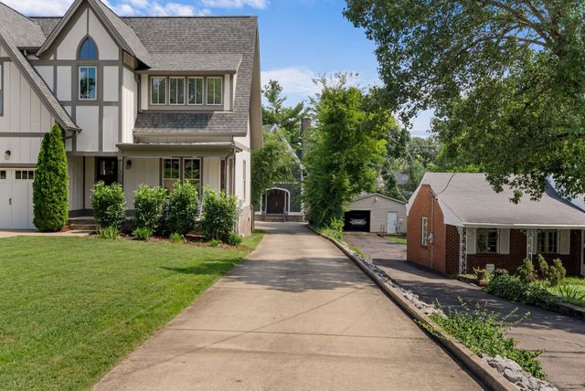 1422 Clifton Ln, Nashville, TN 37215