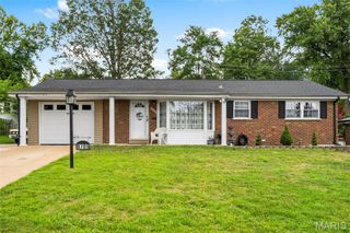 8709 Holbrook Drive, Affton, MO 63123