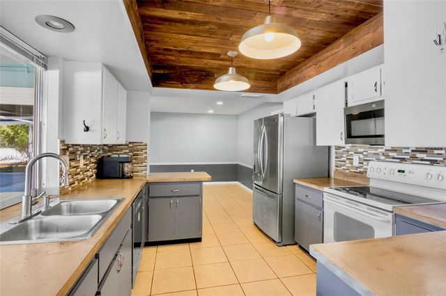 3399 ESPANOLA DRIVE, Sarasota, FL 34239