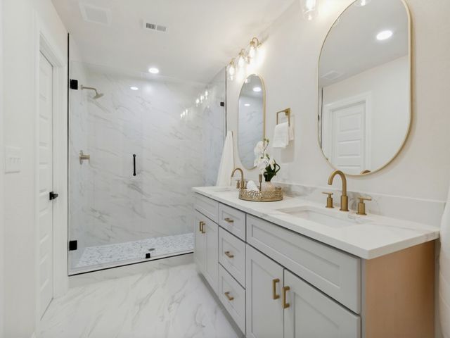 9008 Flicker Lane, Dallas, TX 75238