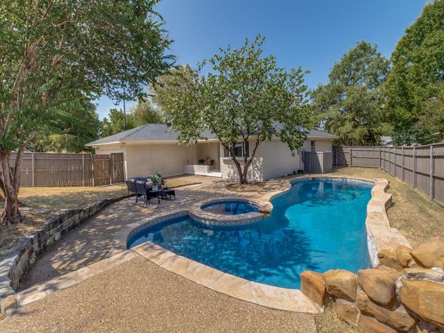 9008 Flicker Lane, Dallas, TX 75238