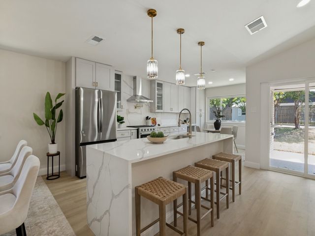 9008 Flicker Lane, Dallas, TX 75238