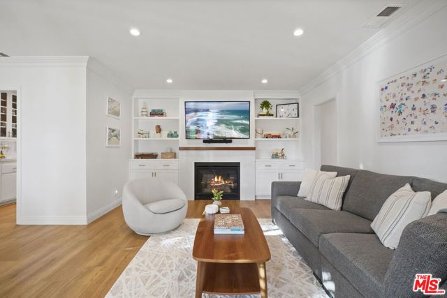 11595 Morrison Street, Valley Village, CA 91601