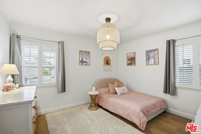 11595 Morrison Street, Valley Village, CA 91601