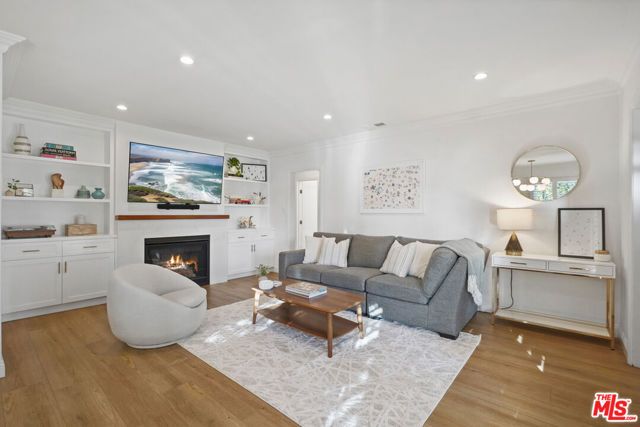 11595 Morrison Street, Valley Village, CA 91601