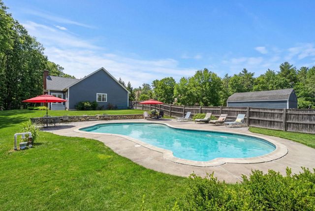 15 Wright Acres Road, Bedford, NH 03110