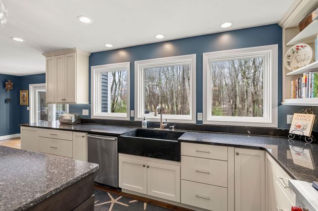 15 Wright Acres Road, Bedford, NH 03110