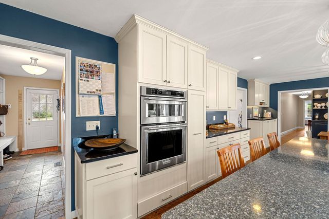 15 Wright Acres Road, Bedford, NH 03110