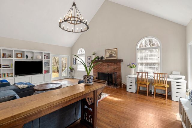 15 Wright Acres Road, Bedford, NH 03110