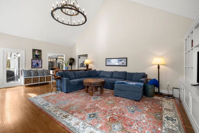 15 Wright Acres Road, Bedford, NH 03110