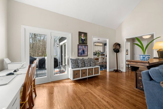 15 Wright Acres Road, Bedford, NH 03110