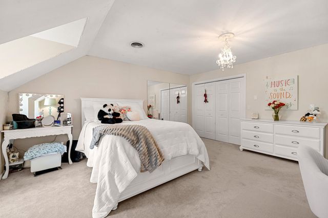 15 Wright Acres Road, Bedford, NH 03110