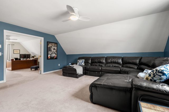 15 Wright Acres Road, Bedford, NH 03110