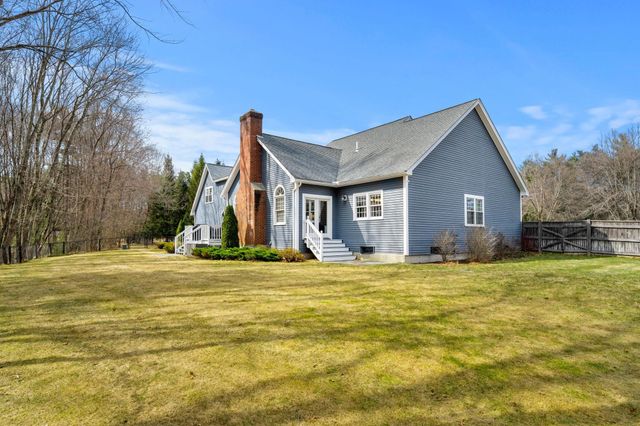 15 Wright Acres Road, Bedford, NH 03110