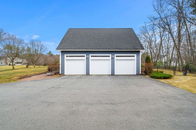 15 Wright Acres Road, Bedford, NH 03110