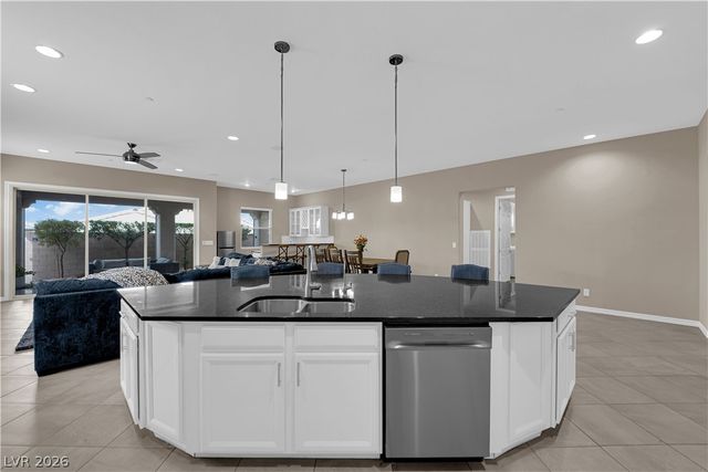 512 Heritage Bridge Avenue, Henderson, NV 89011