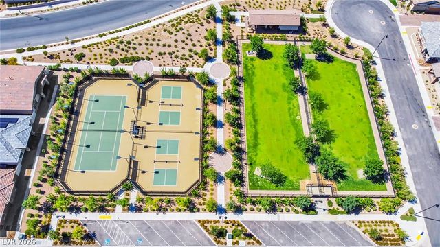 512 Heritage Bridge Avenue, Henderson, NV 89011