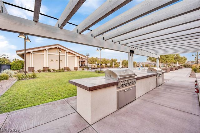 512 Heritage Bridge Avenue, Henderson, NV 89011