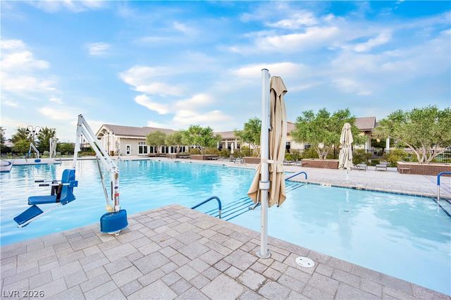 512 Heritage Bridge Avenue, Henderson, NV 89011