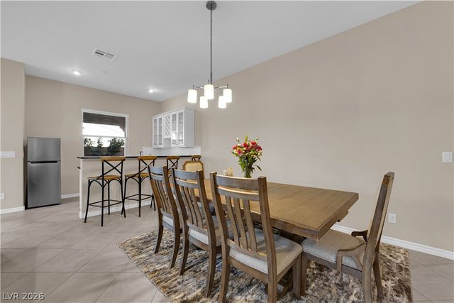 512 Heritage Bridge Avenue, Henderson, NV 89011