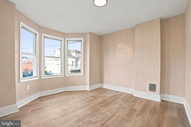 43 WAYNE AVE, Trenton, NJ 08618