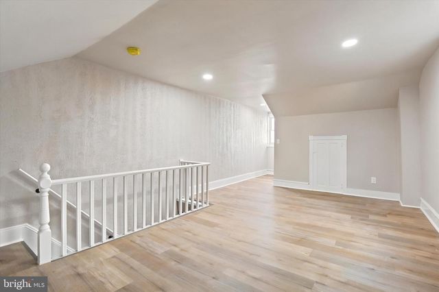 43 WAYNE AVE, Trenton, NJ 08618
