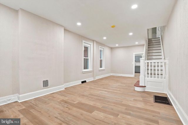 43 WAYNE AVE, Trenton, NJ 08618