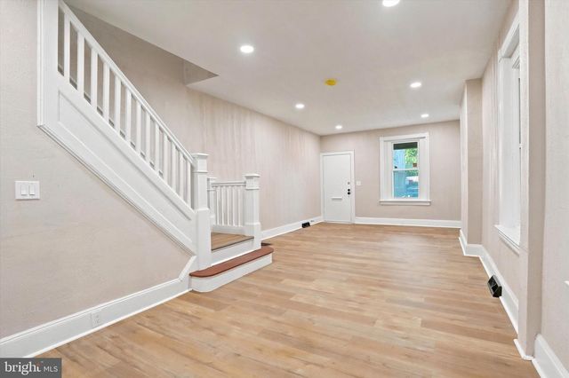 43 WAYNE AVE, Trenton, NJ 08618