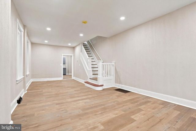 43 WAYNE AVE, Trenton, NJ 08618