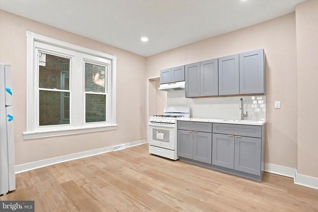 43 WAYNE AVE, Trenton, NJ 08618