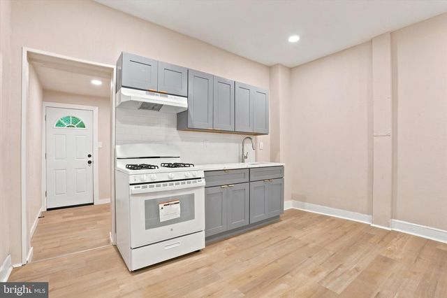 43 WAYNE AVE, Trenton, NJ 08618