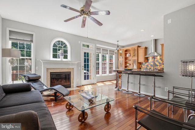 6202 MANCHESTER PARK CIR, Alexandria, VA 22310