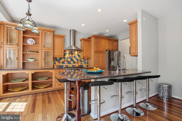 6202 MANCHESTER PARK CIR, Alexandria, VA 22310