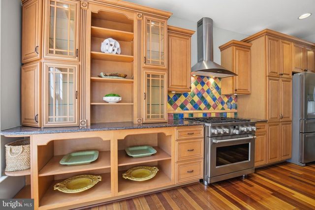 6202 MANCHESTER PARK CIR, Alexandria, VA 22310