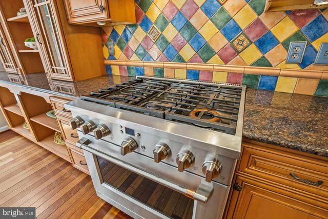6202 MANCHESTER PARK CIR, Alexandria, VA 22310