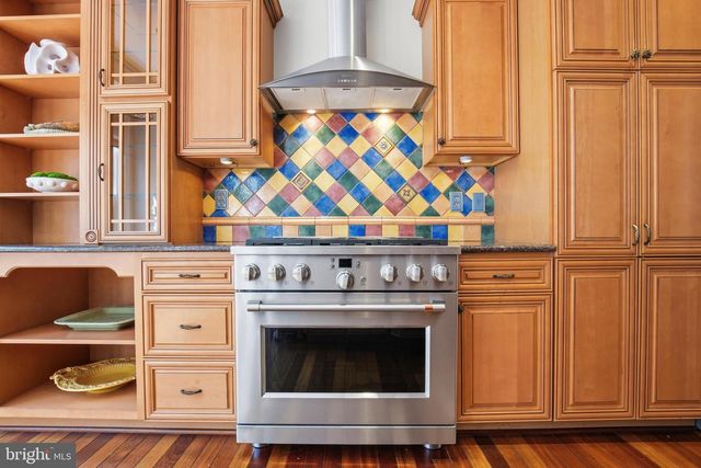 6202 MANCHESTER PARK CIR, Alexandria, VA 22310