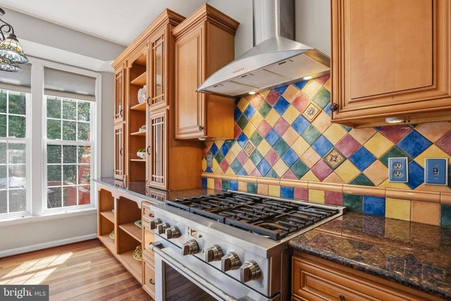 6202 MANCHESTER PARK CIR, Alexandria, VA 22310