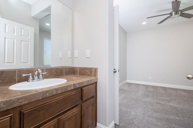 308 Lasso Ct, Roseville, CA 95747
