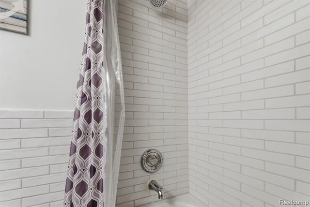 7886 Inglewood Drive, Algonac, MI 48001