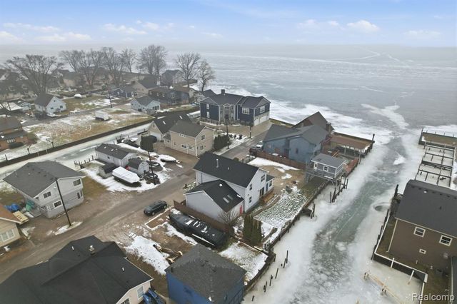 7886 Inglewood Drive, Algonac, MI 48001