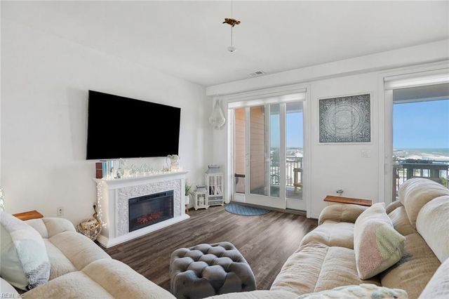 3700 Sandpiper Rd Apt 410A, Virginia Beach, VA 23456