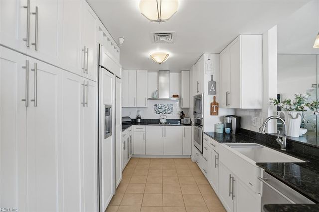 3700 Sandpiper Rd Apt 410A, Virginia Beach, VA 23456