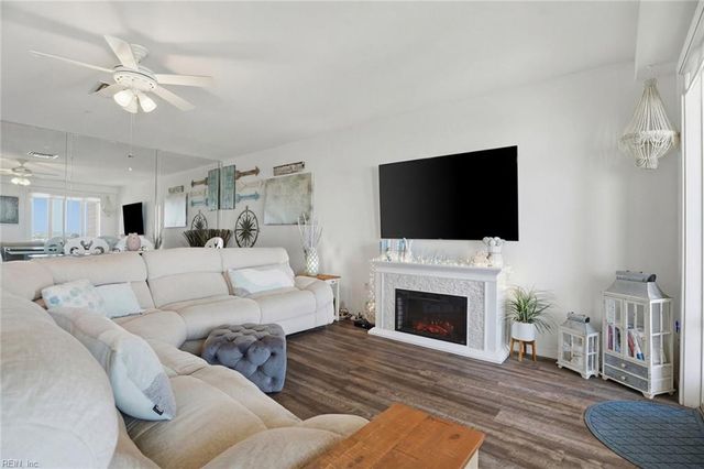 3700 Sandpiper Rd Apt 410A, Virginia Beach, VA 23456