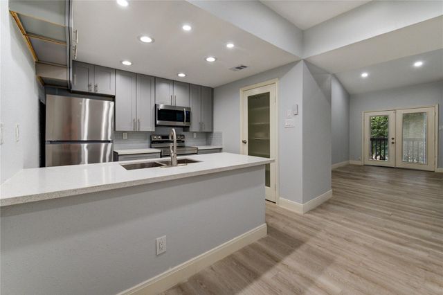 11711 Memorial Drive 534, Houston, TX 77024