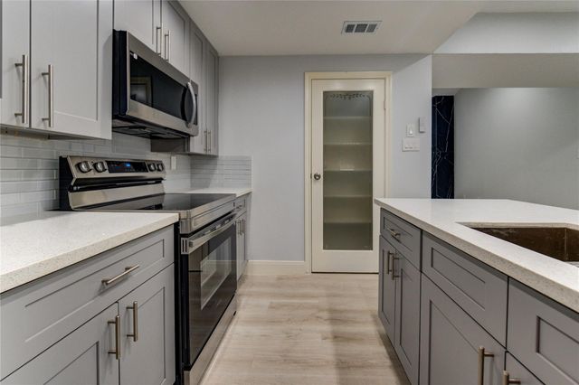 11711 Memorial Drive 534, Houston, TX 77024