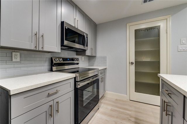 11711 Memorial Drive 534, Houston, TX 77024