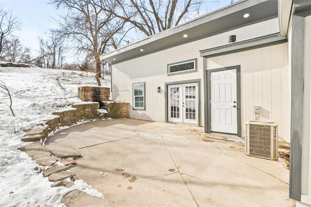 8741 Barber Avenue, Kansas City, KS 66111