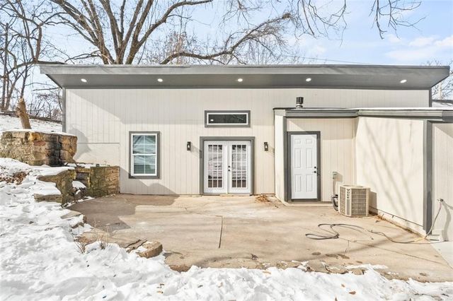 8741 Barber Avenue, Kansas City, KS 66111