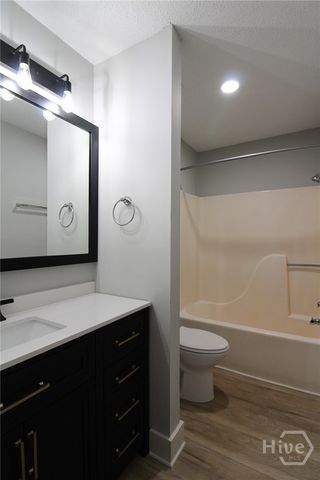 2505 W Broad Street 212, Athens, GA 30606