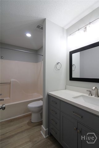 2505 W Broad Street 212, Athens, GA 30606